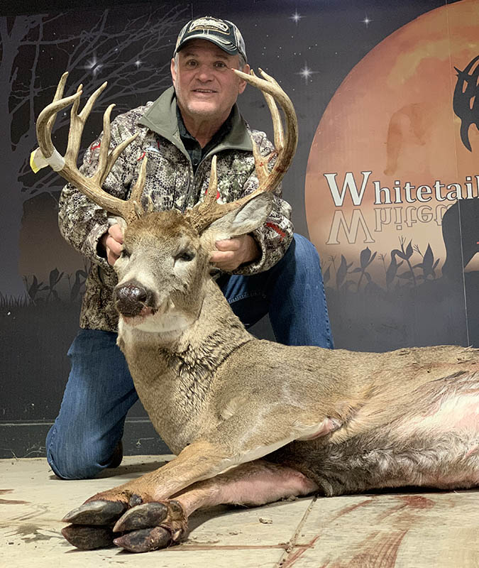 Bow Hunting Whitetail Xtreme LLC Iowa Whitetail Bucks